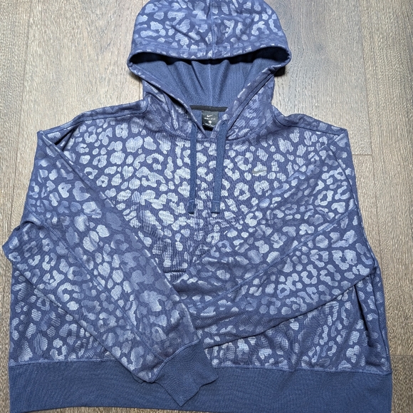 Nike Cheetah Print Crop Top - Picture 1 of 4